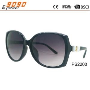 Wholesale Newest Style 2018 plastic Fashionable Sunglasses ,UV 400 Protection Lens from china suppliers