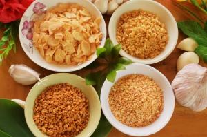 Wholesale Dried Delicious Healthy 3*3mm Crispy Fried Garlic from china suppliers