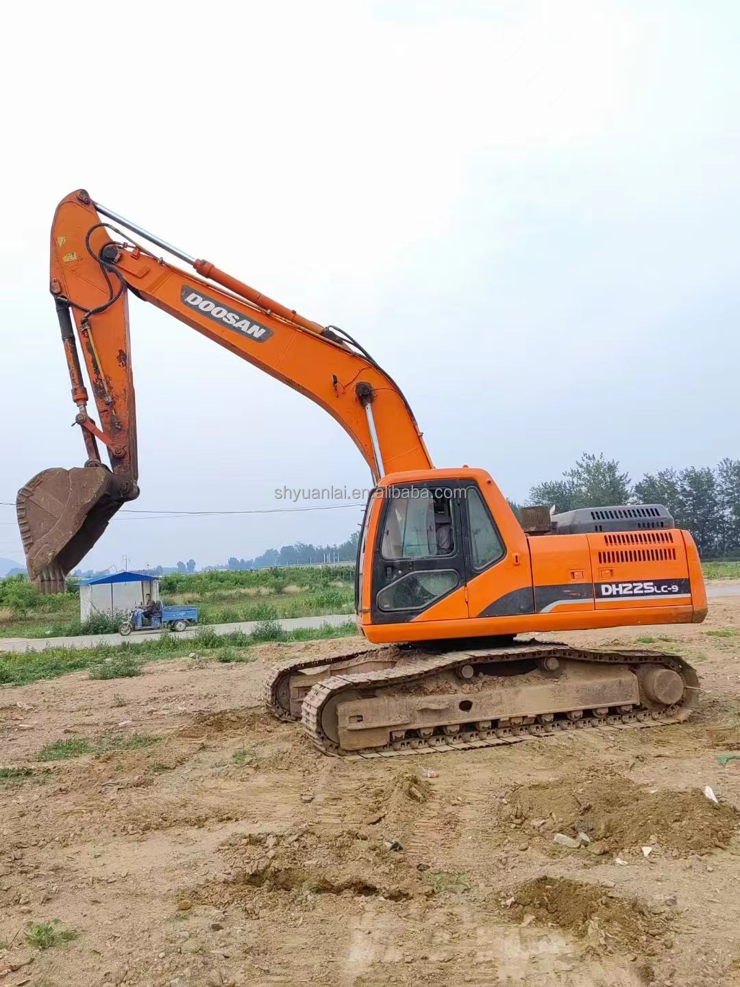 Doosan DH225 excavator with Original design Working hours 2001-4000 Original intact
