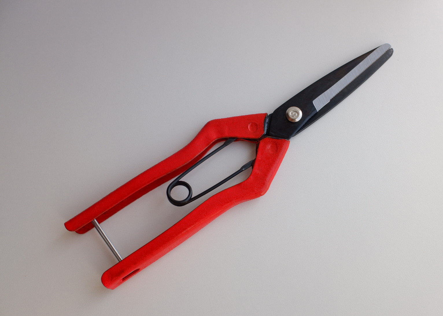 Multifunctional Kitchen Scissors Ambidextrous Design Micro Sawtooth Blade