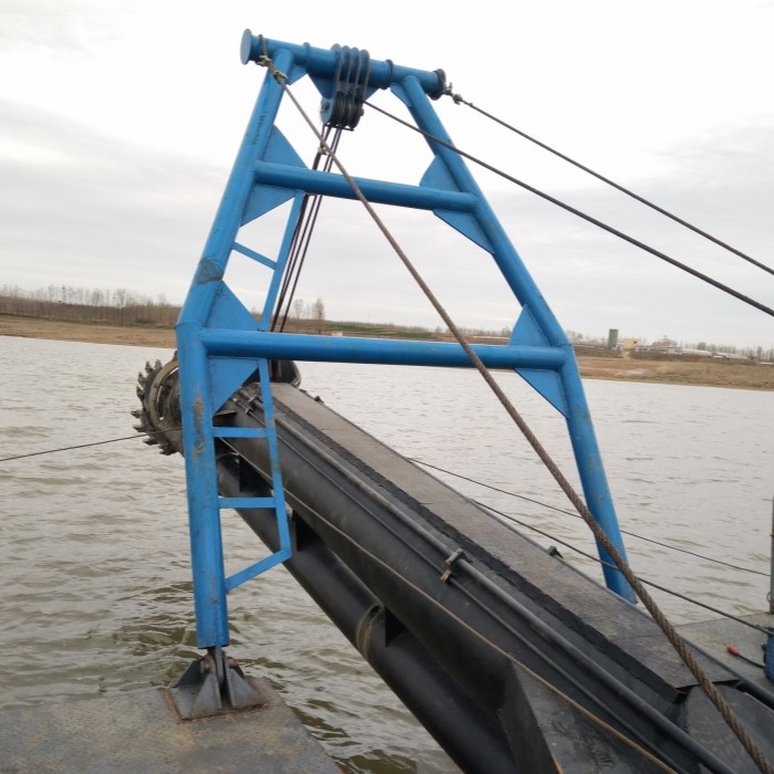 YSCSD250 Model Diesel sand suction dredger Main Engine Power Is 426kw Very Practical
