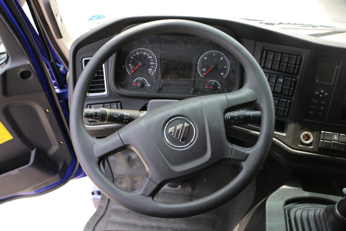 Shock-Absorbing Seats Foton Auman Van Truck Diesel 245HP 6 Cylinders 6X2 9.53m Air Conditioning