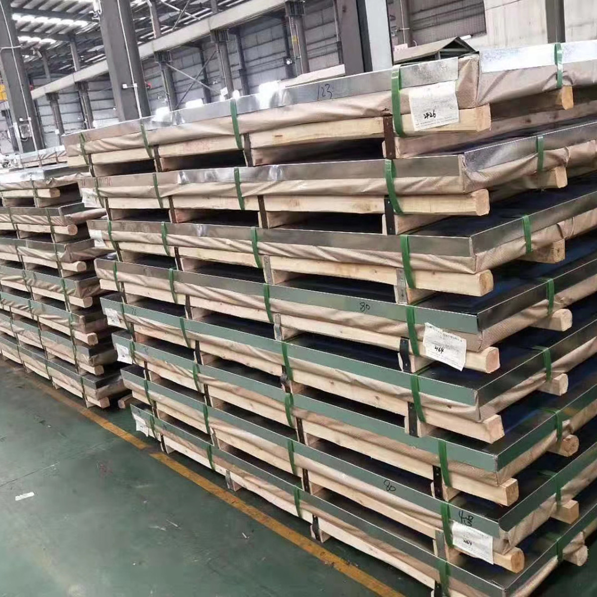 AISI HL Stainless Steel Coils 2B 8K 1000mm-2000mm With 1 Ton MOQ