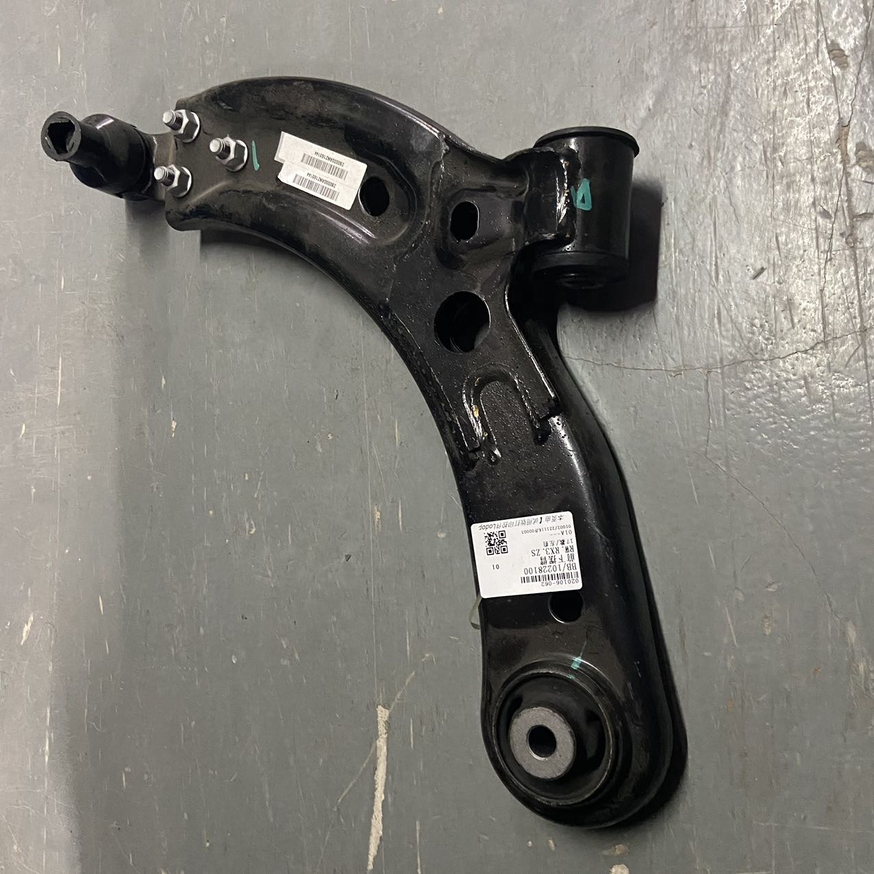 OE 10228100 10228200 Front Lower Control Arm for MG ZS Right and Left Side