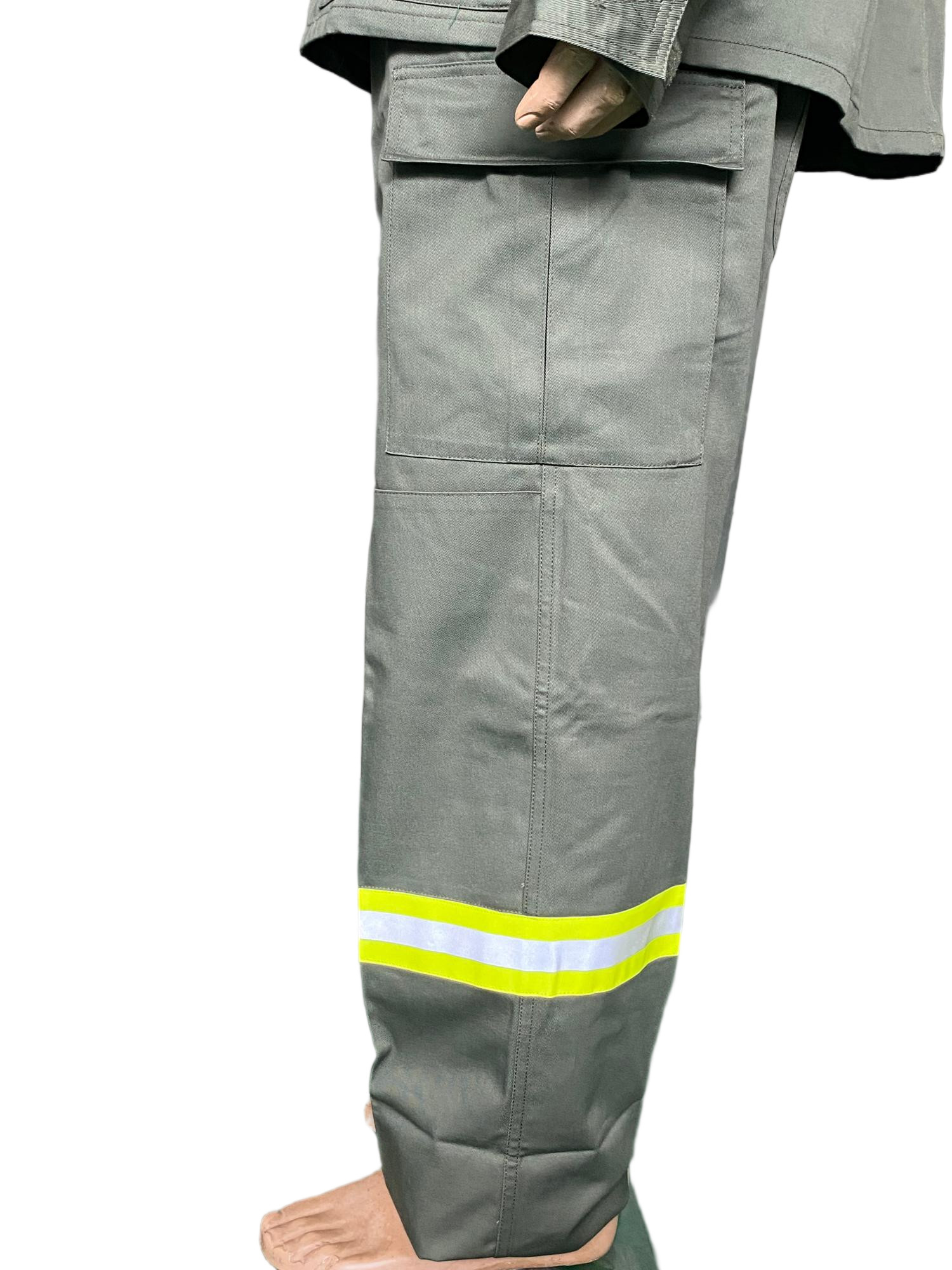 New Type Wildland Firefighting Suit with Reflective Tapes for Men Buttons and Velcro Jacket and Pants Standard Firefighting Uniform