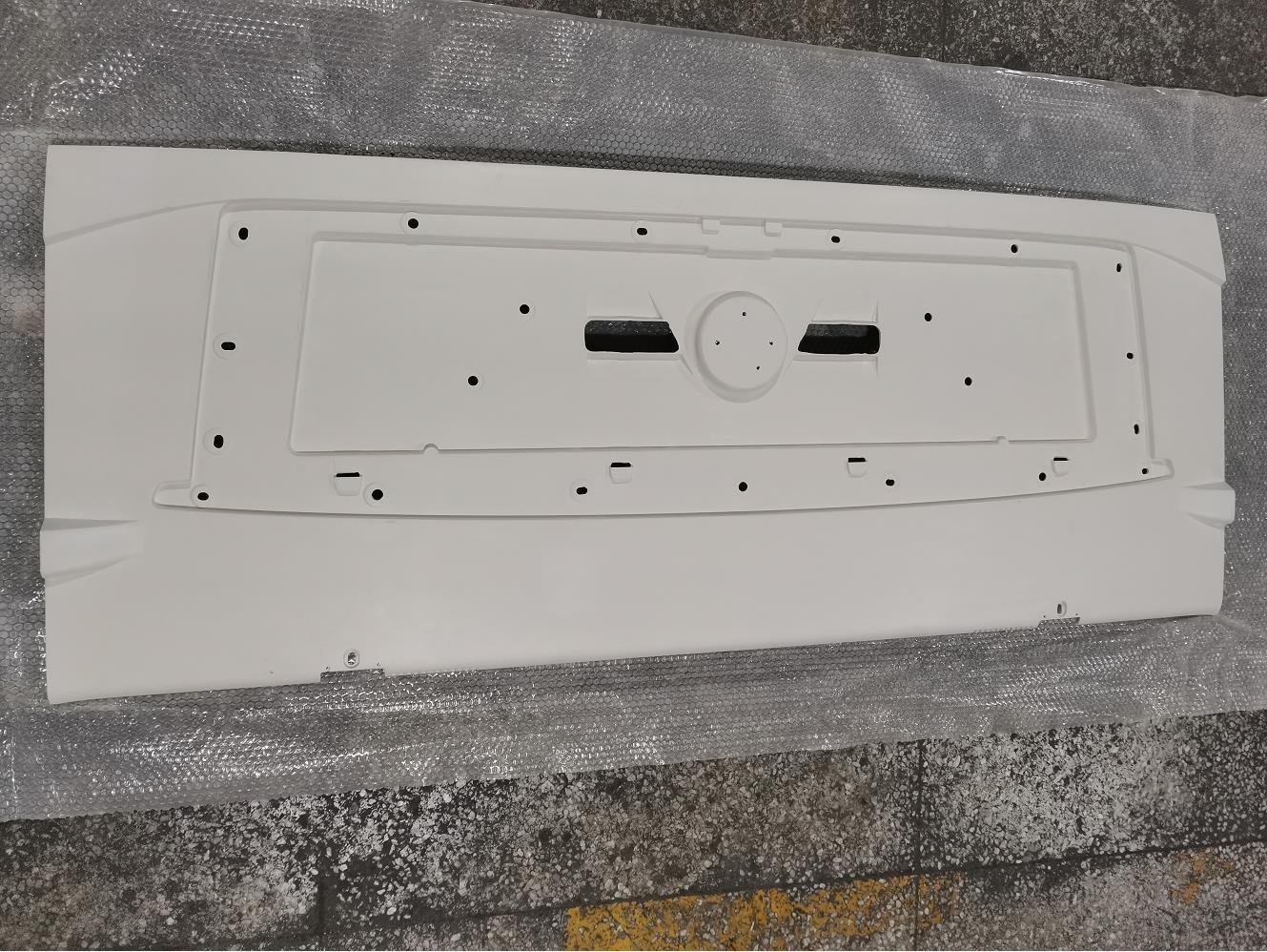 Sinotruk Howo Home SITRAK T7H C7H Cab Truck Parts Medium Coating Status G Cab Radiator Cover with Golden Prince Design