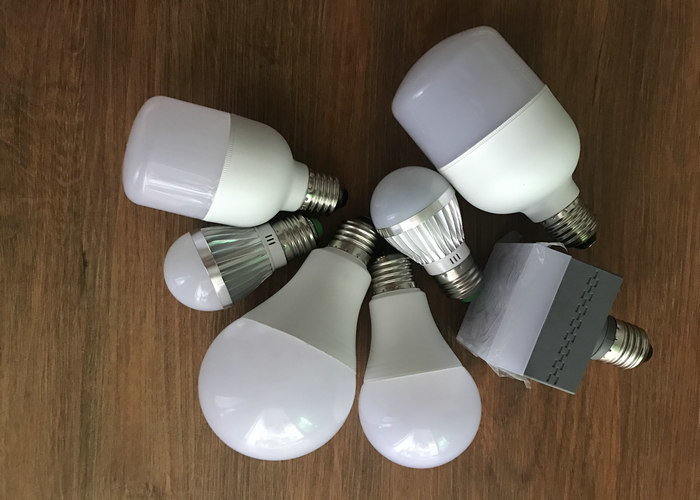 Square 3000K 9W E27 led light bulb B22 LED Spot Bulbs Epistar 30000 Hours Life Span