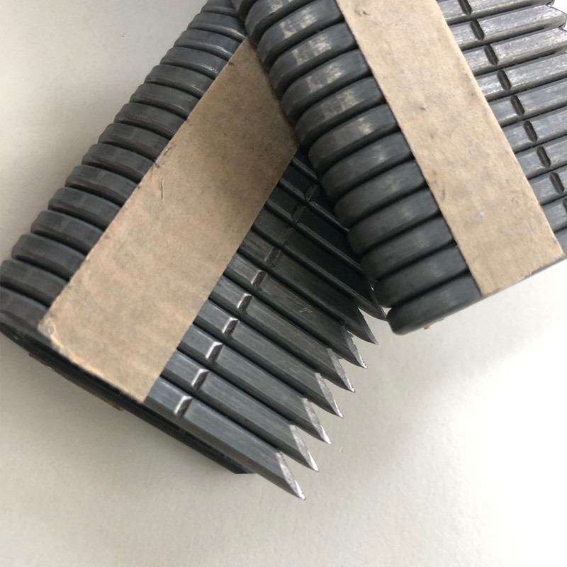 33mm Barbed Fencing Staples 10.5 Gauge Hot Dip Galvanised Divergent Point