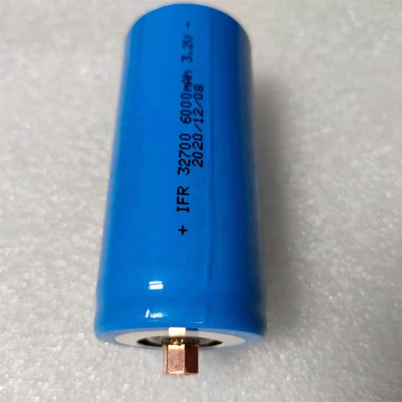 3.2V IFR32700 6000mah LiFePO4 Battery Cells Rechargeable With Screws