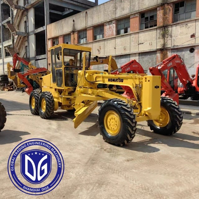 Komatsu GD511A With excellent power durability and high efficiency Japanese Komatsu GD511A Grader