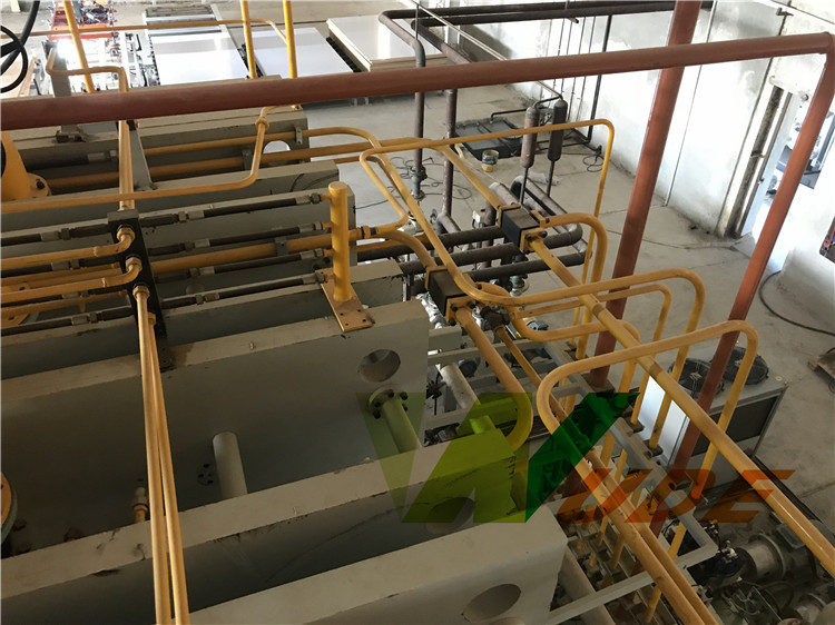 Embossed Double Sided Synchronous Laminating Line Hot Press For Furniture Boards