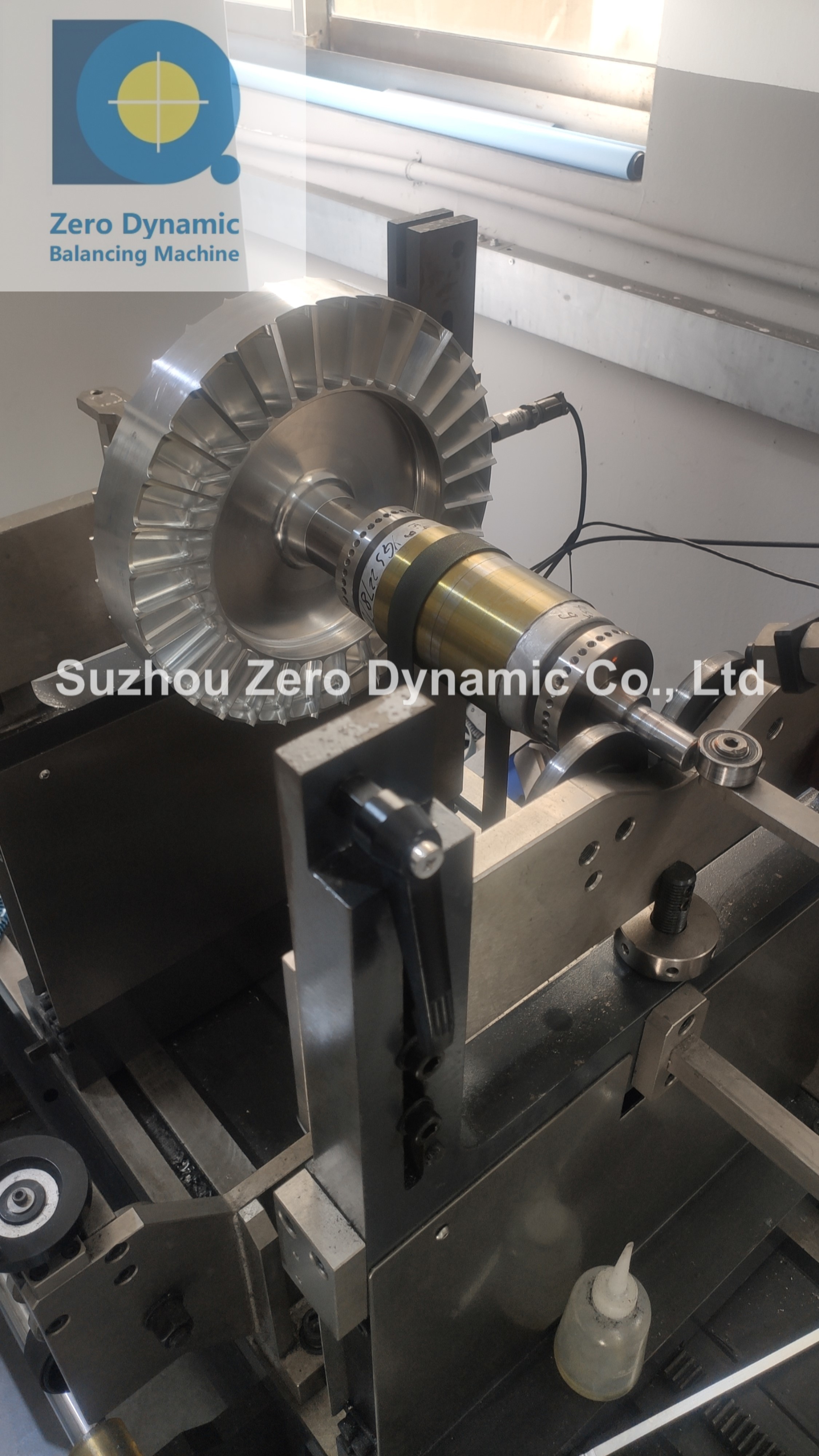 Soft Bearing Mechanical Spindle / Electrical Spindle Balancing Machine High Precision Spindle Balancer