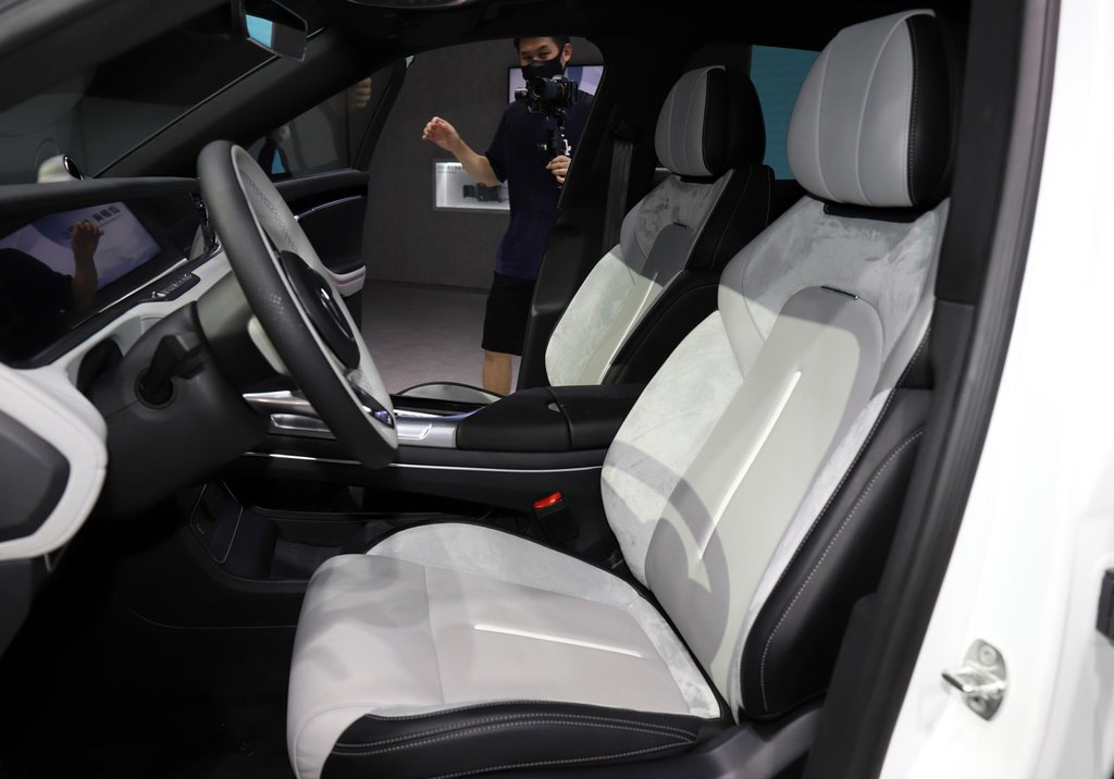 2022 Factory Direct Sales High Quality 4 Seats Cheap Electric Adult Car 4 Wheel VOYAH FREE 2022 DNA Design Pure Electric Edition