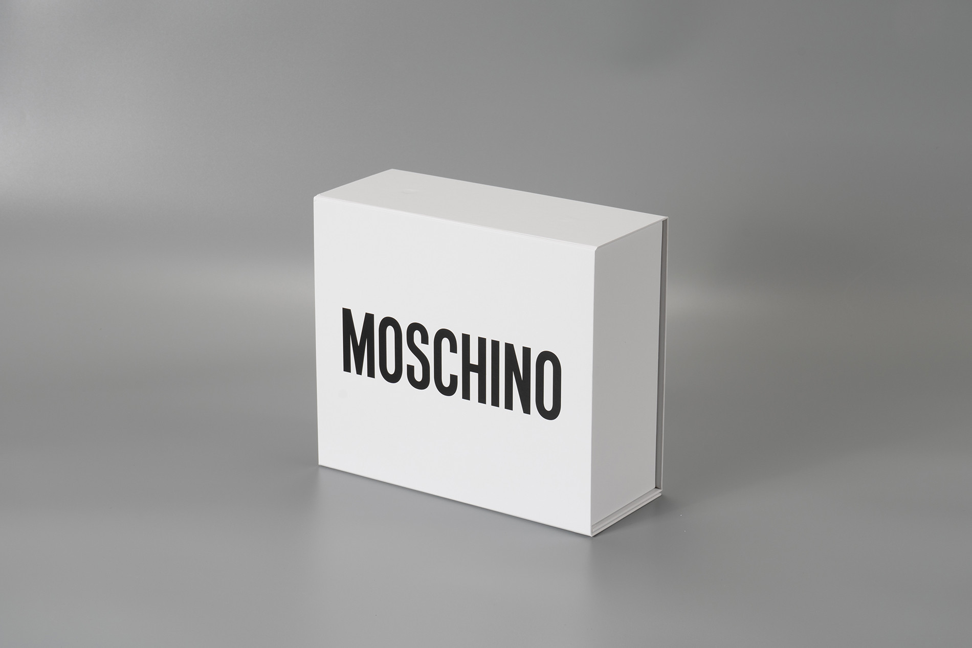 MOSCHINO Automatic Foldable Paper Boxes Gift Packaging With Magnets