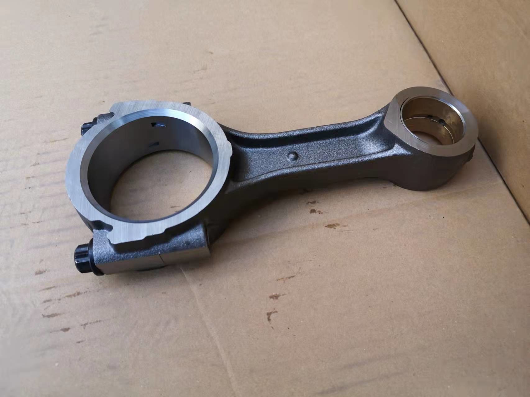 Diesel Engine 4HG1 4HL1 Connecting Rod 8971350320 8944734436 Bearing Two Notch Stagger Piston Pin Hole 36mm