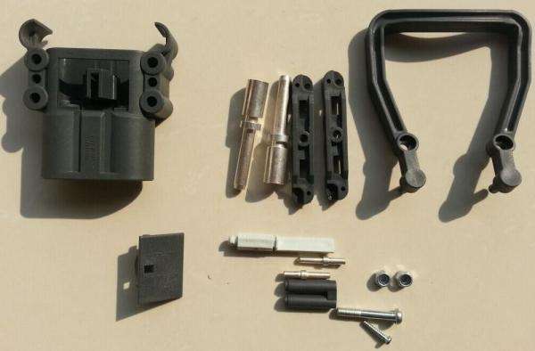 EC320 600V 320A Forklift Battery Parts , Male / Female Forklift Battery Plug