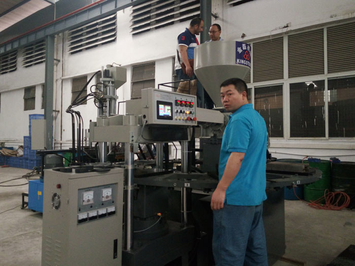 One Color PVC Crystal Plastic Shoes Making Machine With Oil Pressure Circuit Design