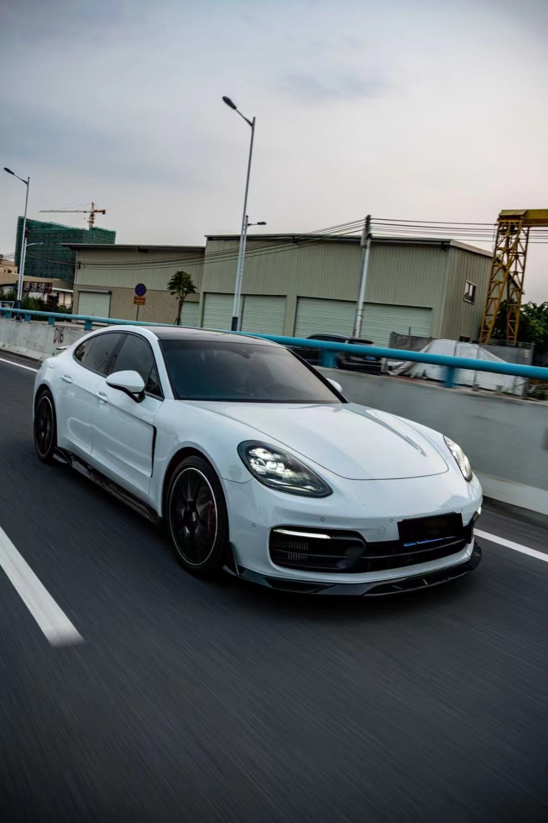 For Porsche Panamera Carbon Fiber Body Kit Panamera Carbon Fiber Front Lip Diffuser Spoiler Side Skirt