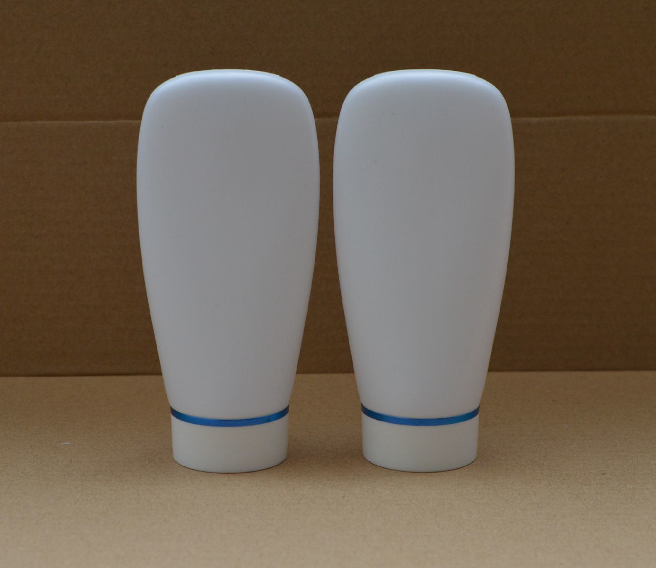 hand squeez 60 ml PE plastic bottles for cleansing milk headstand