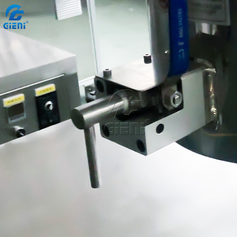 20L Color Cosmetic Lipbalm Pour Type Filling Machine for Lipstick