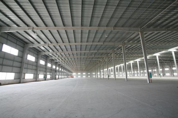 Earthquake Resistant Prefab Steel Warehouse Customize Logo And Slope Roof