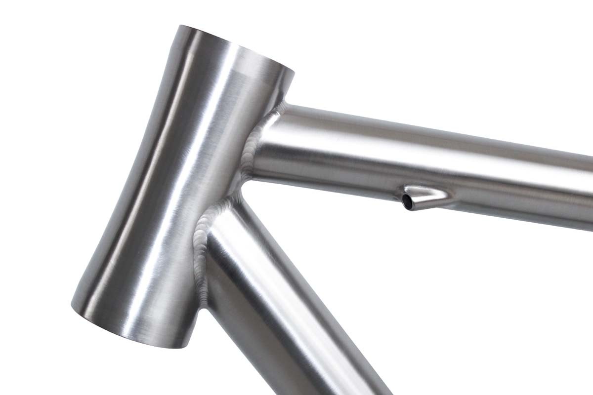 Antirust Titanium Road Bike Frame 130mm Inner Cable Routing Lightweight