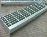 Anti-Slip Glvanized 215mm Width Steel Stair Treads Grating For Industrial