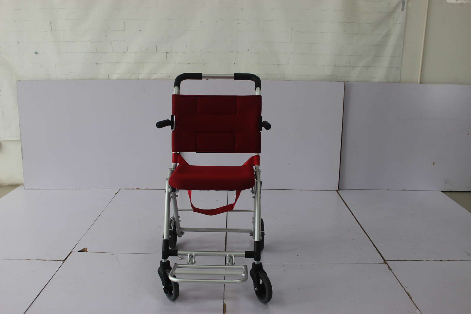 Aluminum Alloy 120kg Fold Up Motorized Electric Wheelchair Foldable Lightweight GB2626