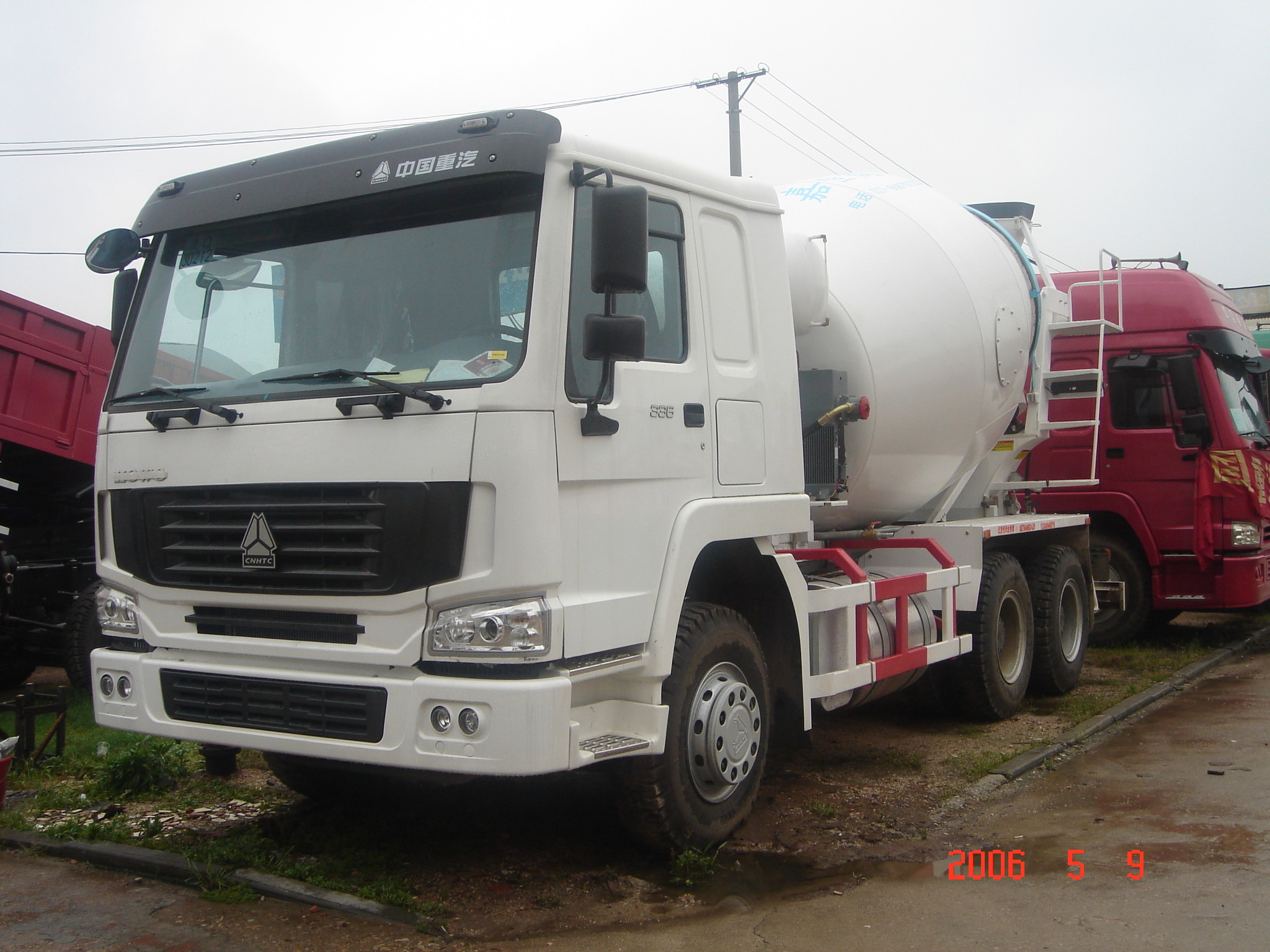 High Performance HOWO Volumetric Concrete Mixer Truck 6*4 6 CBM Long Life