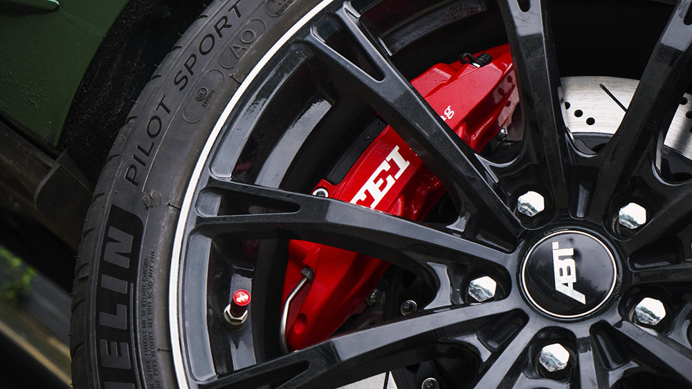 Audi Big Brake Kit Integrated Electronic Parking Brake For Rear Wheel 4 Piston Caliper For A4L