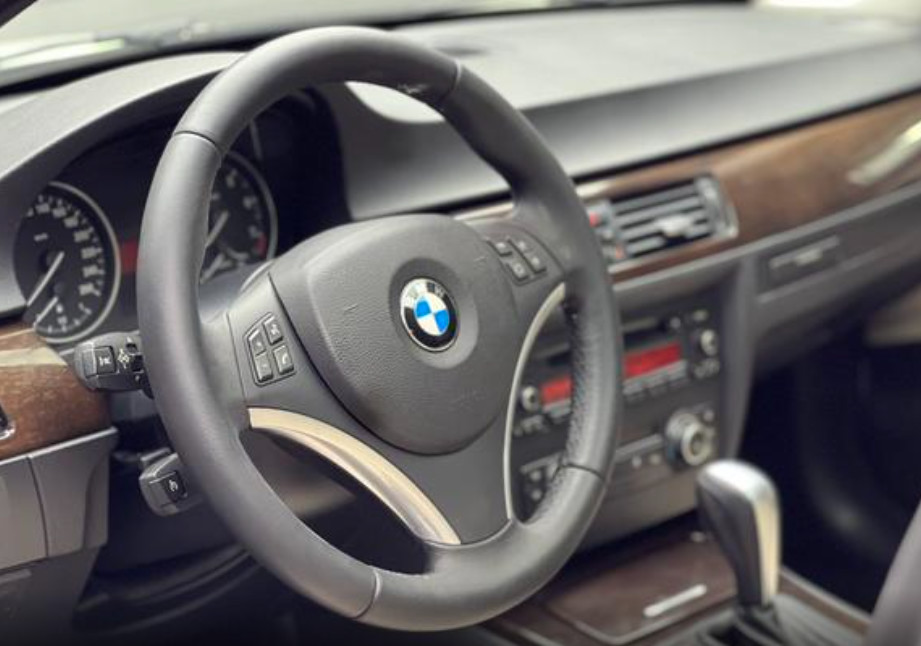 Used 2010 BMW Of 3 Series Sedan Gas Petrol 2.5L 218PS L4 160kW/250Nm R17 LHD Used Car For Sale