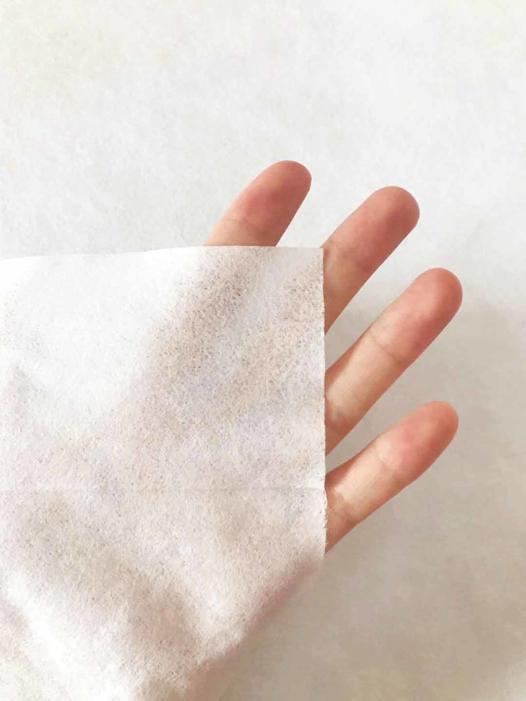 Gentle And Moisturing Wet Wipes Protect Baby From Allergies And Irritations