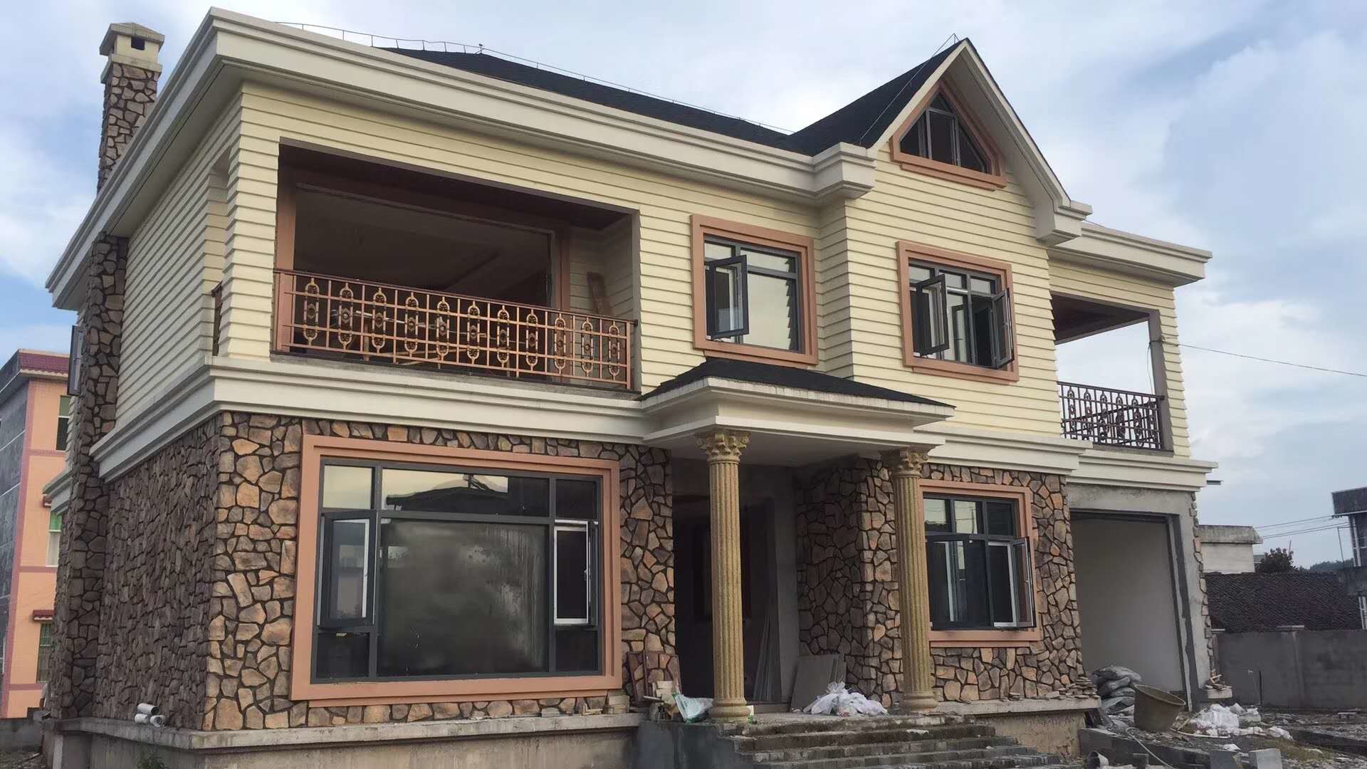 3 Floor 3 Bedroom Prefabricated Homes Light Steel Modular Fast Installation