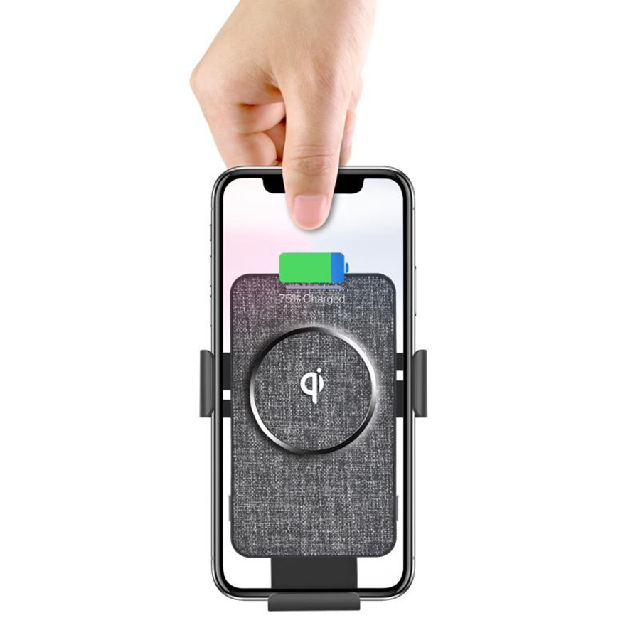 360° Rotation 15W Wireless Car Charger Sucking