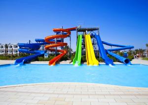 Wholesale Amusement Park Spiral Water Slide , Giant Water Slide Applied Residential Area from china suppliers
