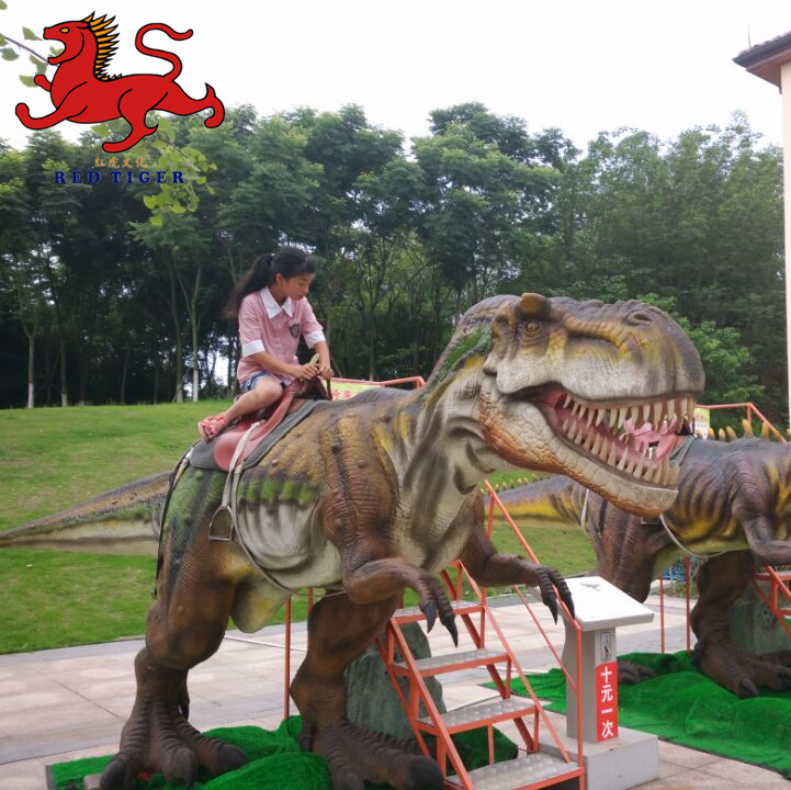 Realistic Animatronic Tyrannosaurus Ride With Movement / Sound Customization