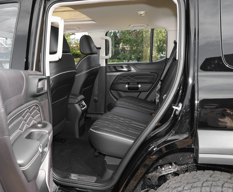 Cool 2023 Tank 300 2.0T City Model Challenger Version Compact SUV 5 Door 5 Seats