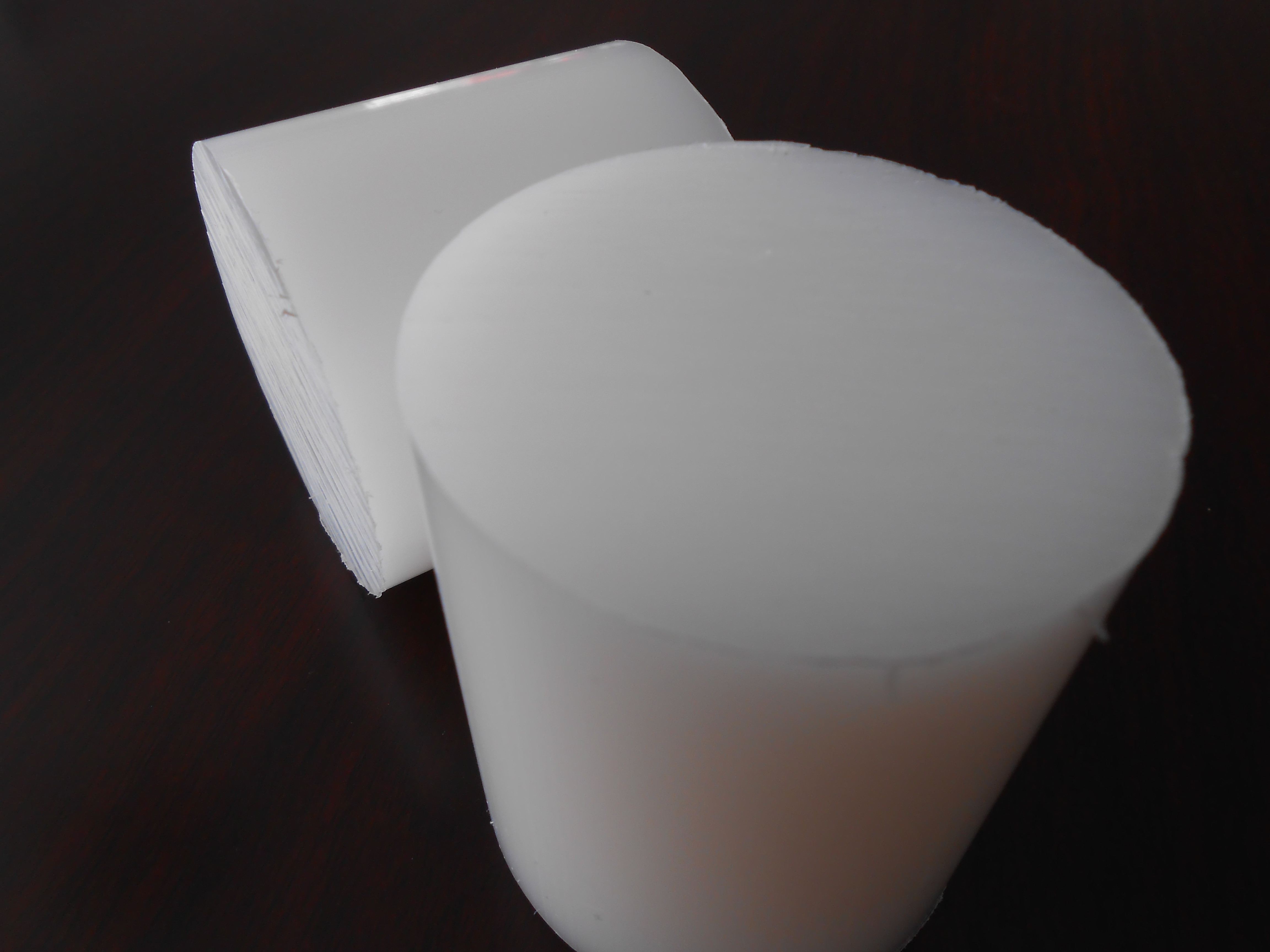 100%Virgin HDPE Bar 1-2m Length / Smooth Hdpe Rod 0.96g/Cm³ Density