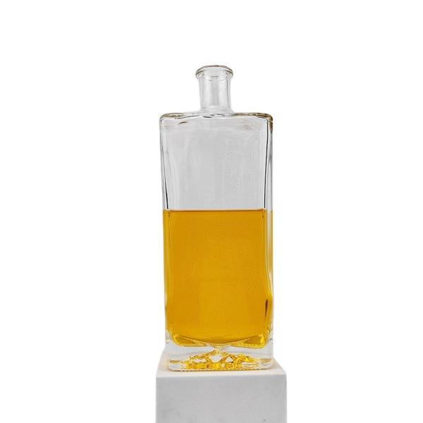 Customized 700ml 750ml Extra White Flint Glass Cylinder Long Neck Gin Rum Bottle