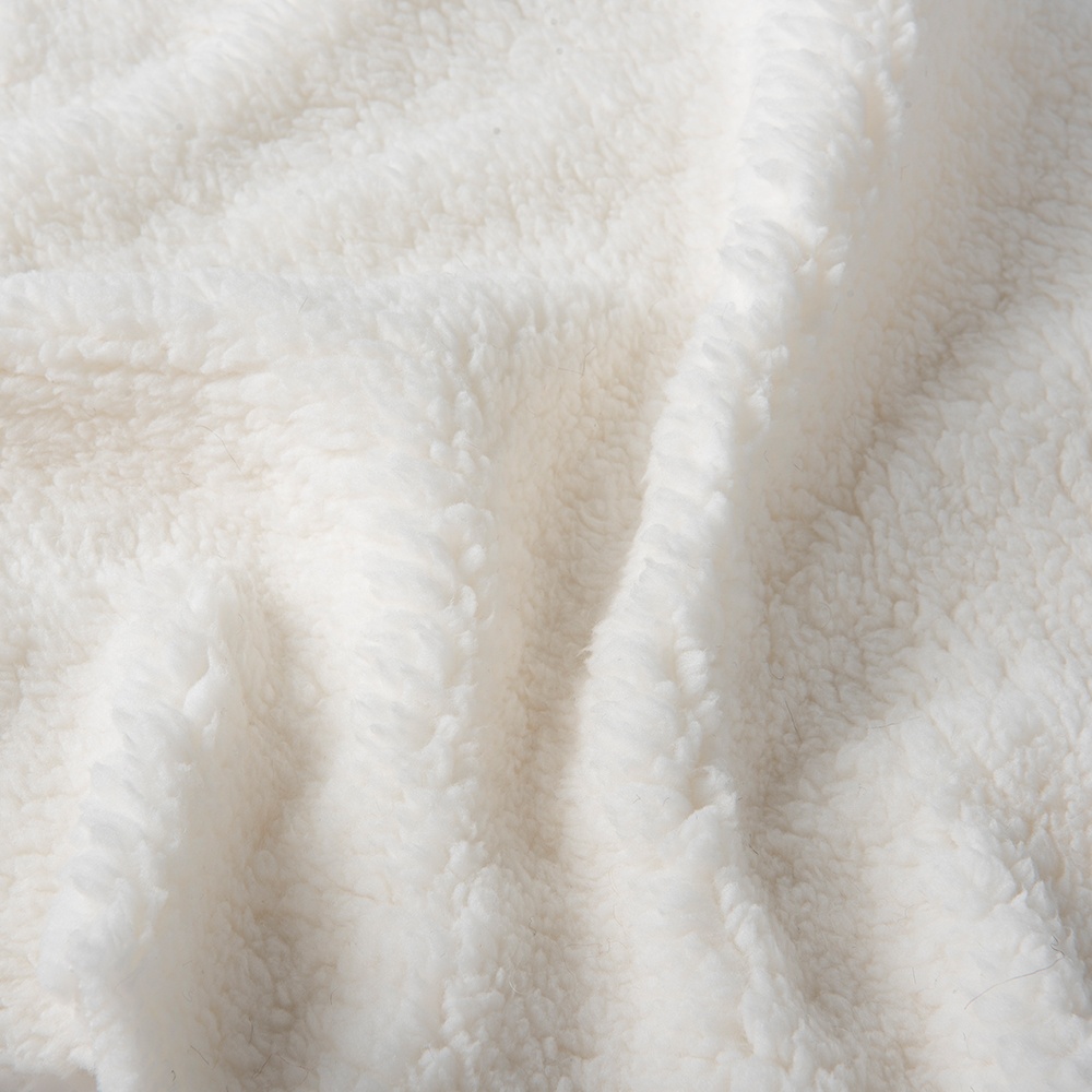 100% Polyester Micro Polar Sheepskin Sherpa Fleece Blanket with Tear-Resistant Material