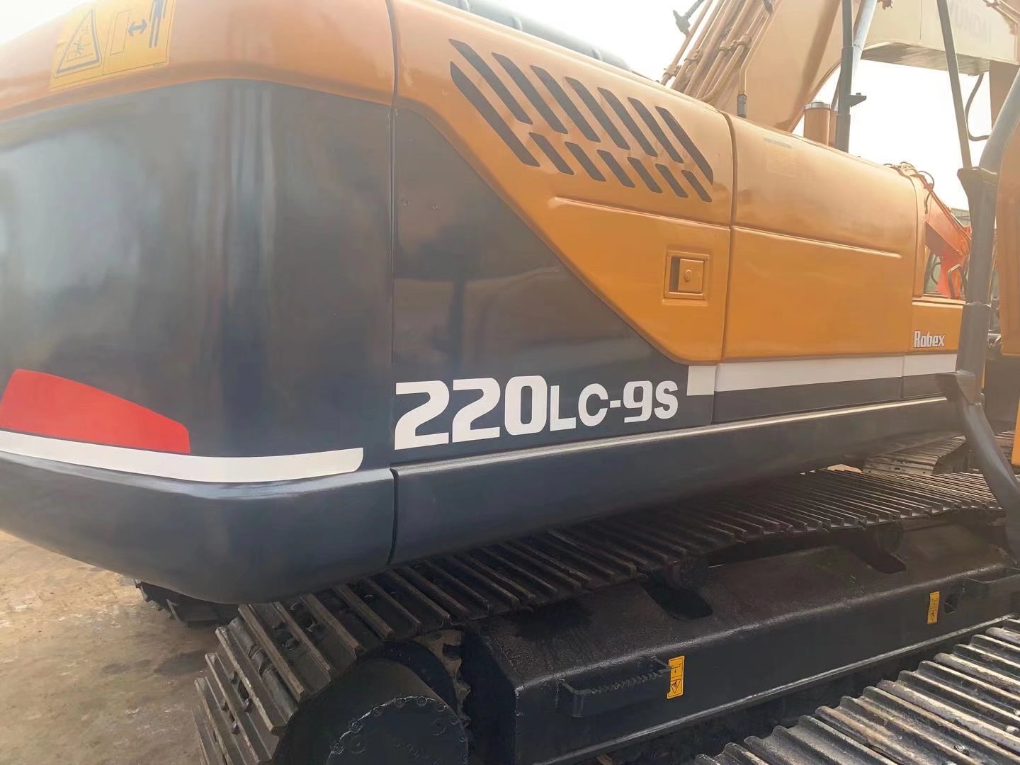 Year 2019 HYUNDAI 220 Used Excavators Good Condition 20 Tons Construction Machinery