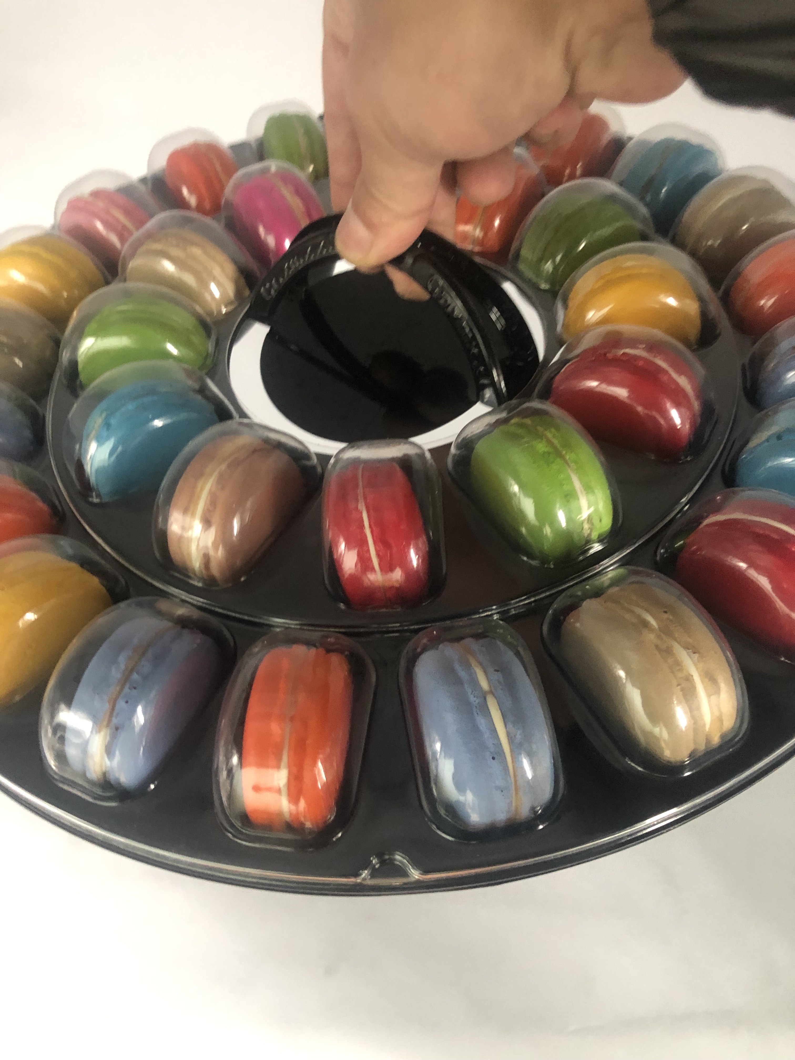 1mm PET Plastic Macaron Blister Packaging 33pcs Macaron Boxes With Window