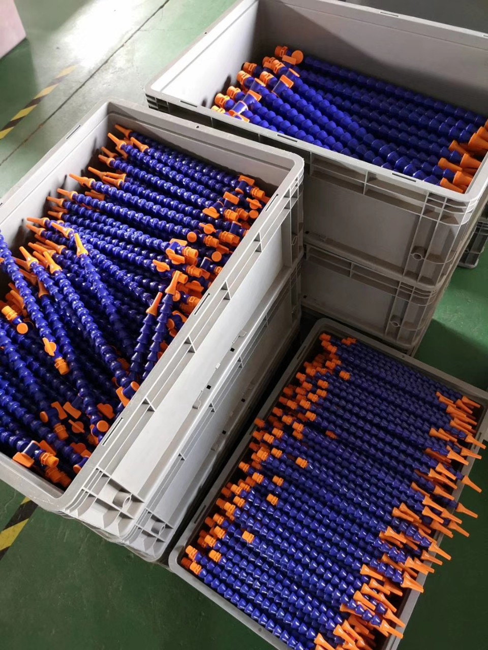Factory direct wholesale Plastic Flexible Collapsible Plastic Tube CNC machining center cooling pipe