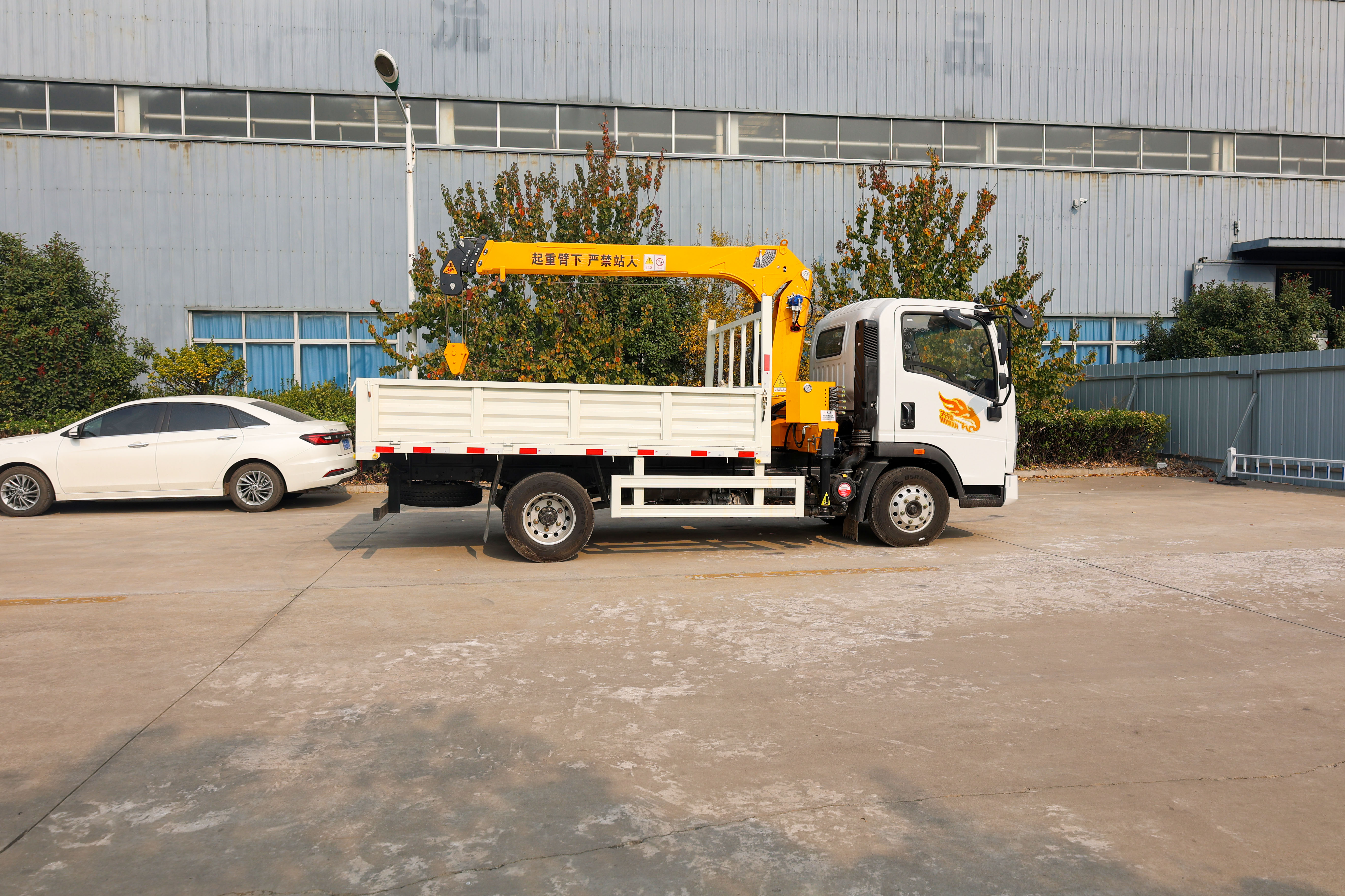 Best Price knuckle boom truck mounted crane with truck