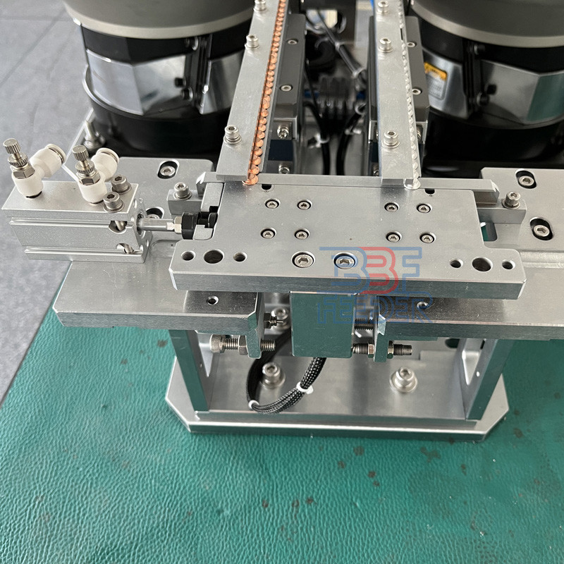 Industry Bowl Feeder Escapement Small Metal Parts Particles Screw Feeder Vibrator