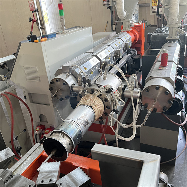 Low Noise Plastic Corrugated Pipe Machine 55KW DWC Pipe Manufacturing Machine