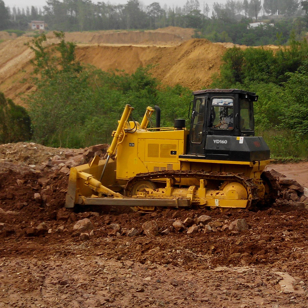YD160 Hydraulic Crawler Bulldozer 131kw 16.4 Ton 4.55m3 Dozing Capacity