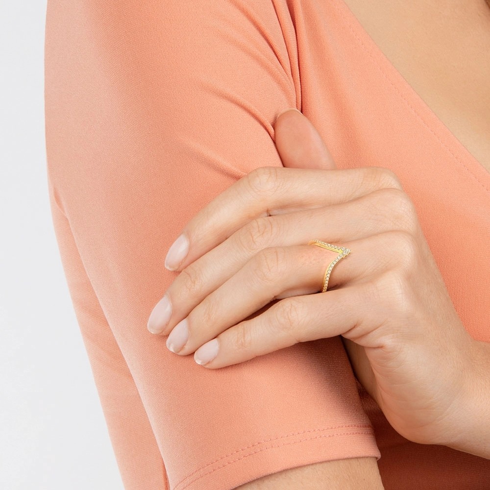 Exquisite Ring Features Shimmering Pavé Diamonds With 9K Gold For Women