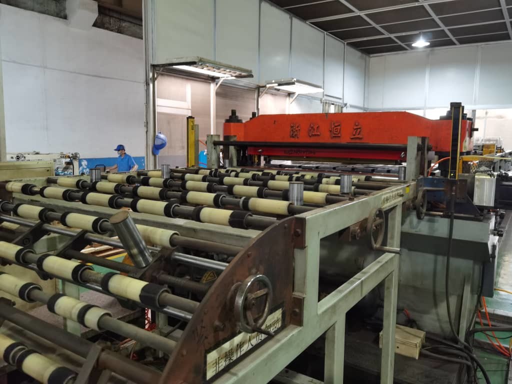 Used Hengli Coil Cutting Line