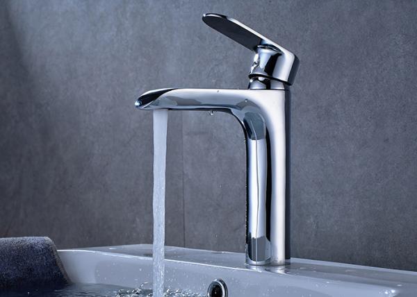 Solid Brass Swan Bathroom Faucet , Bathroom Water Faucet Free Rotation Zinc